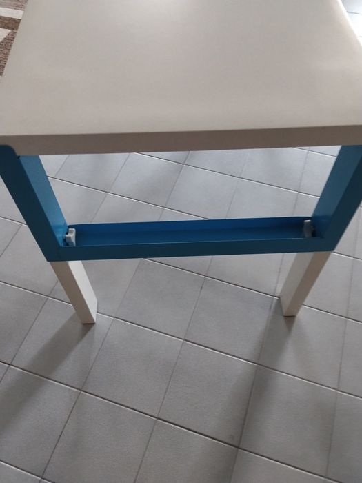 Mesa e cadeiras de criança/jovem