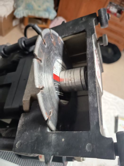 Máquina de abrir roços