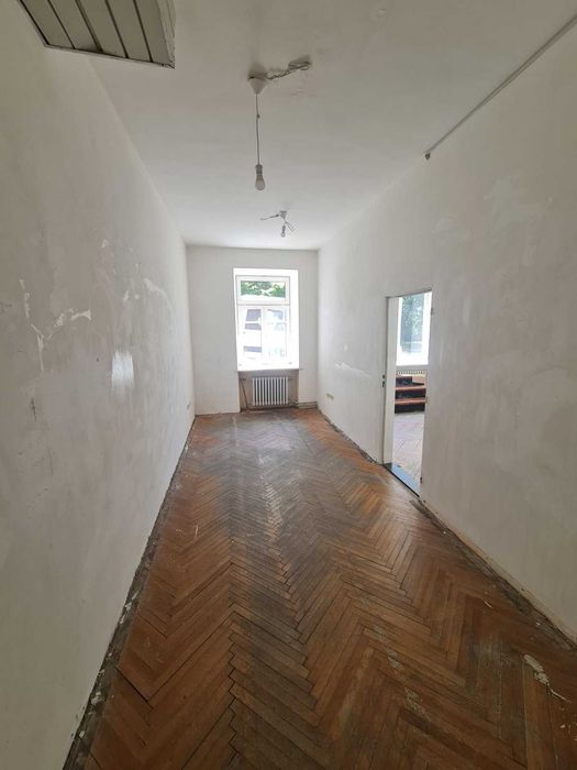 Здам офіс, Олеся Гончара 40, метро Університет та Золоті Ворота, 200м²