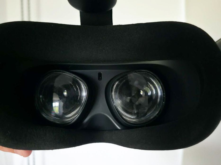 Gogle VR Oculus Quest 2 128GB + dodatkowy kabel link oraz dodatkowa opaska
