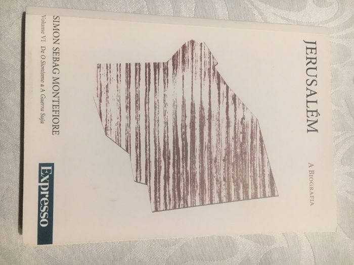 Vários livros de poesia e literatura