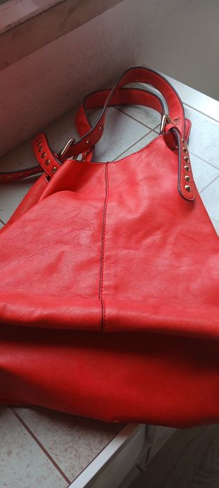 Malas novos,cor vermelha,