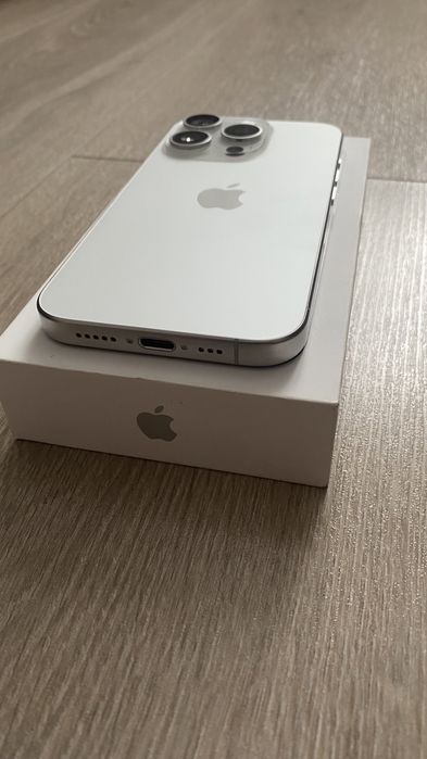 Продам iPhone 15 Pro  256GB
