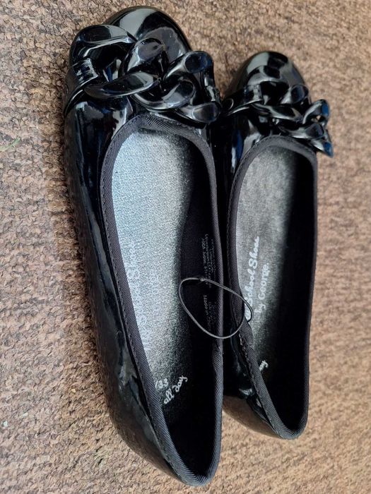 Baleriny lakierowane rozm. 33 marki George