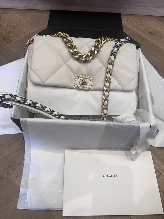 Chanel 19 оригинал
