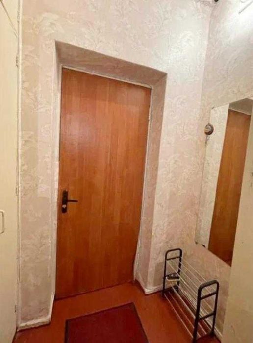 Продам кімнату 12м2 в комунальній квартирі на Павловому Полі, пров. Шекспіра.