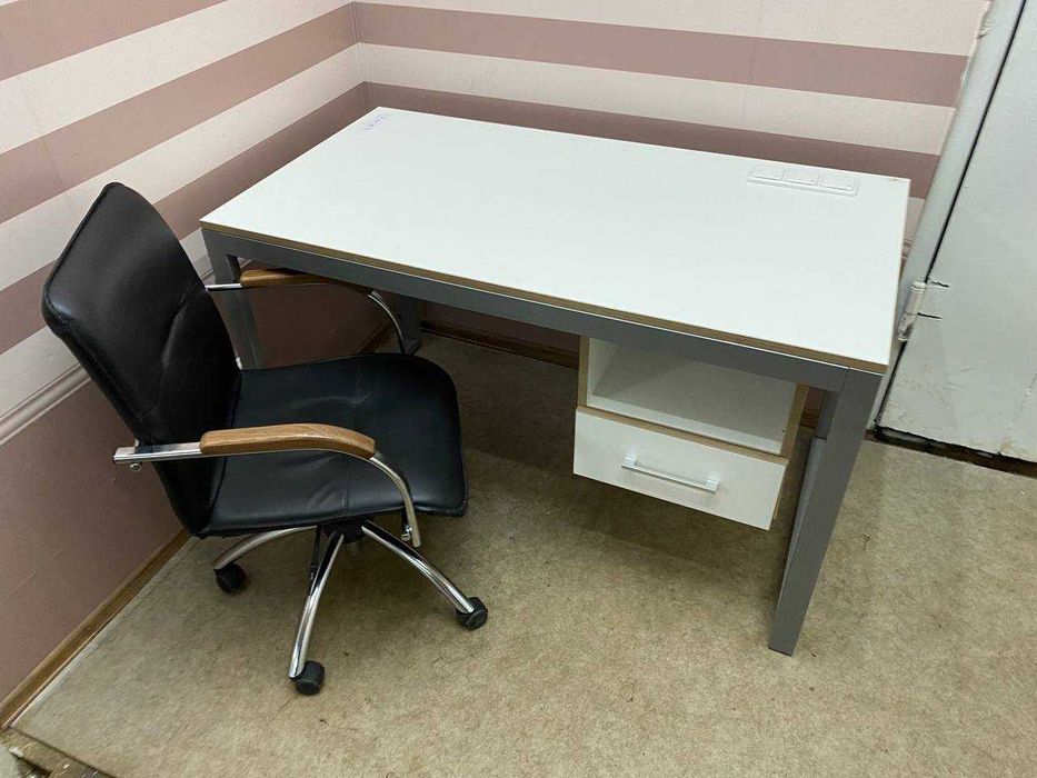 Письмовий стіл Джет-O 29 прямий з тумбою 1300х700х750мм м. Шулявська