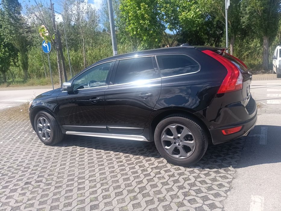 Volvo xc60 estimado de garagem.