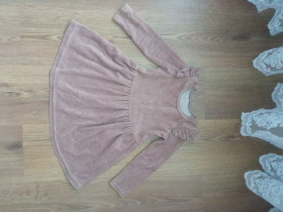 Велюрове платтячко для дівчинки 98-104