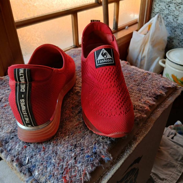 Продам женские туфли.