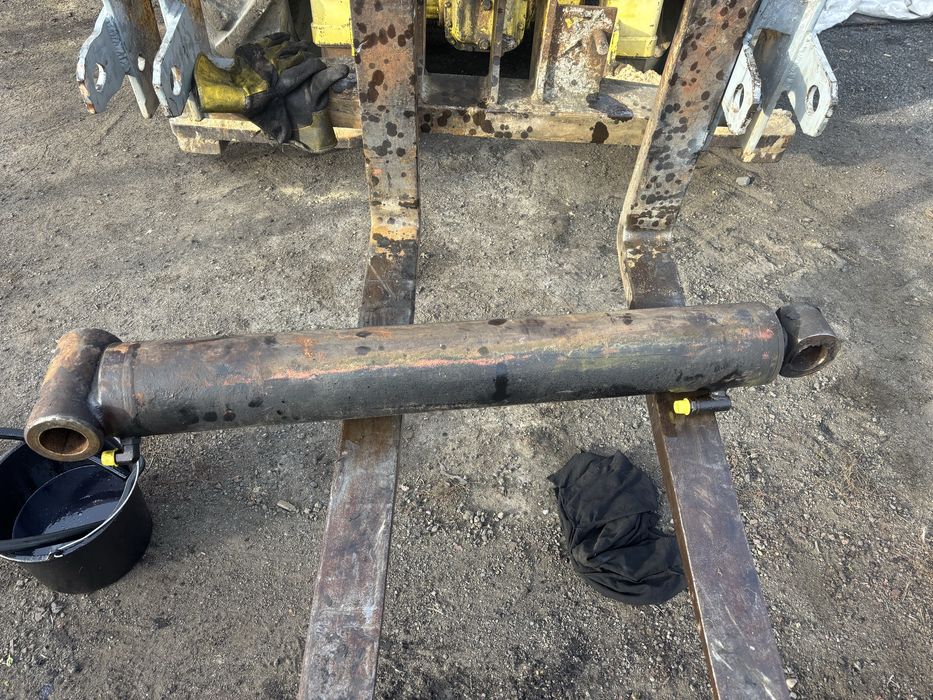 Siłownik ramienia HDS Vkran 108/206cm