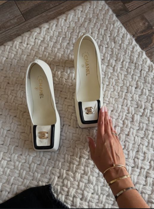Buty na obcasie Chanel