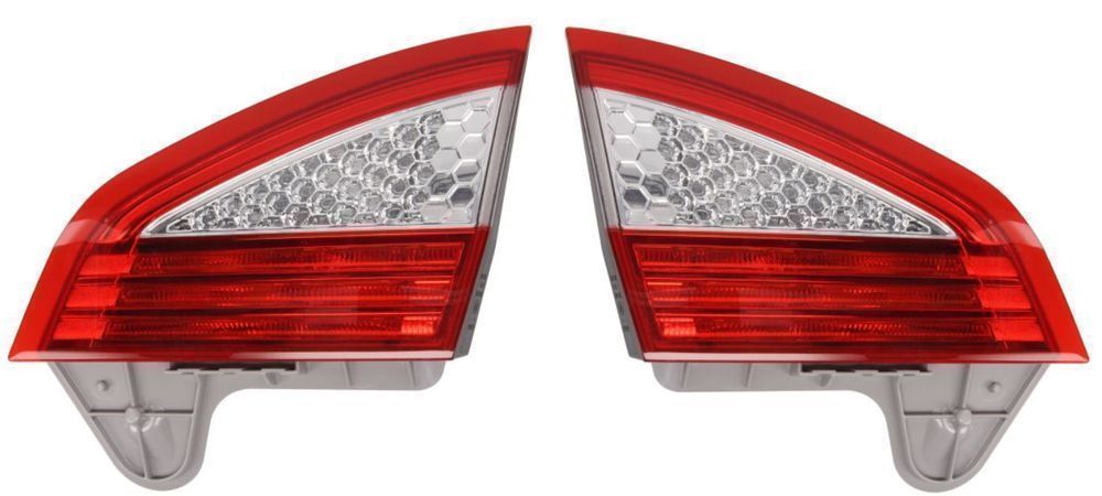 Ford Mondeo 07-10 Lampa Tylna Wewnetrzna NOWA