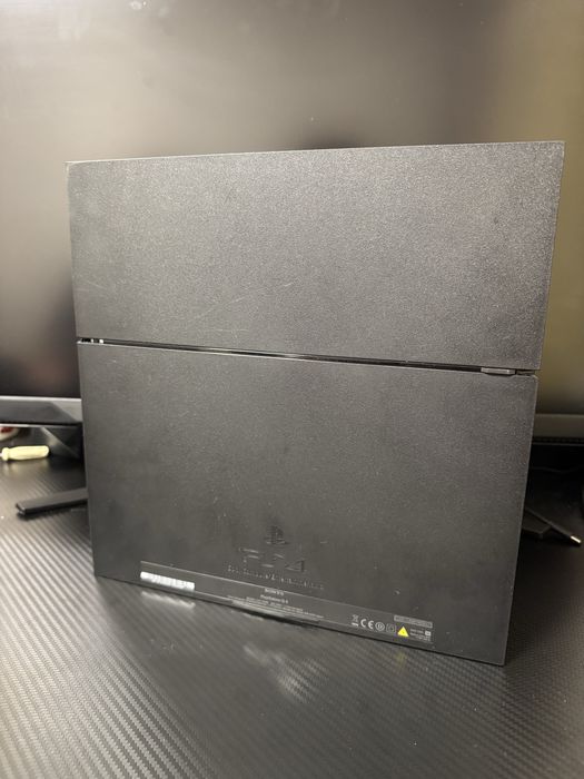 Продам Sony PlayStation 4 Fat 1TB (PS4, пс4, slim, pro)  + 4 игры