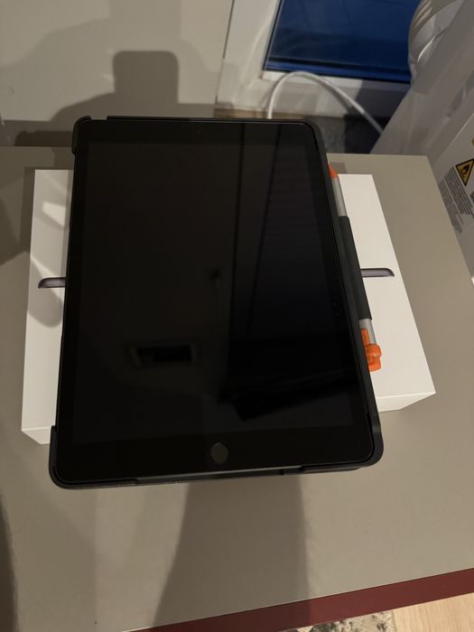 iPad 9gen 64gb + klawiatura + pencil