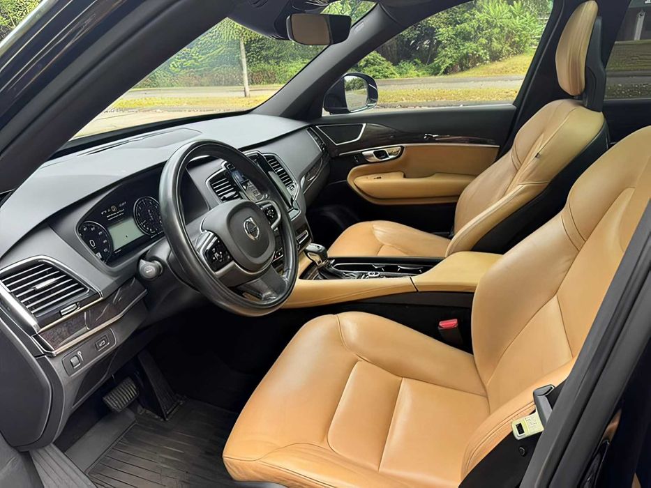 Volvo XC90      2017