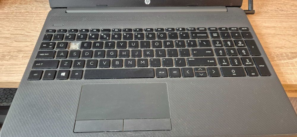 Laptop HP 255GB, Ryzen 3 5300U, 8GB RAM, WINDOWS 11 HOME, 4 RDZENIE