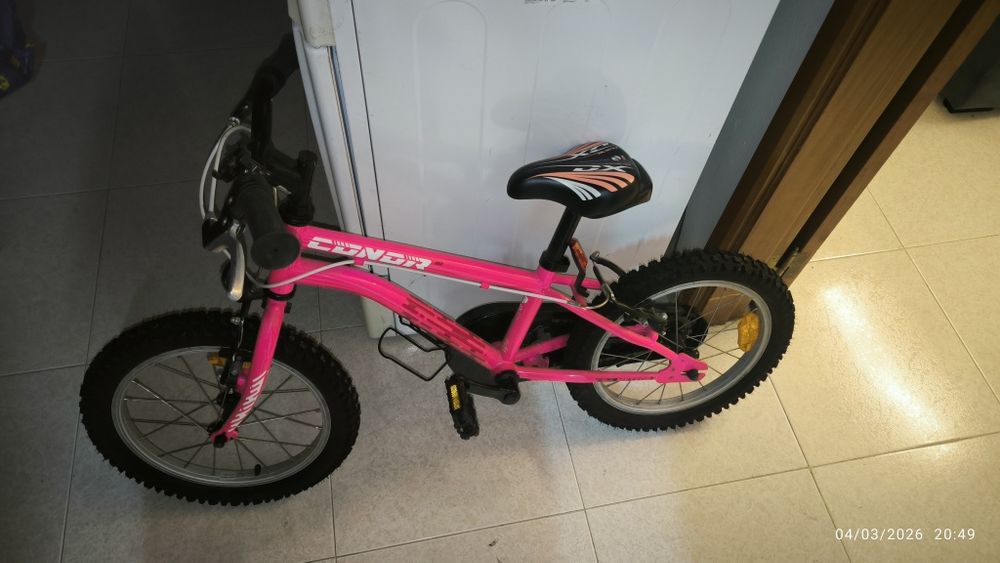 Bicicleta cor de rosa