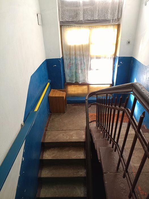 Продам  1х квартиру   метро Холодная  Гора