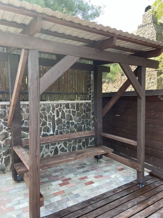 Здається будинок,в с.Дийда,,.біля озера