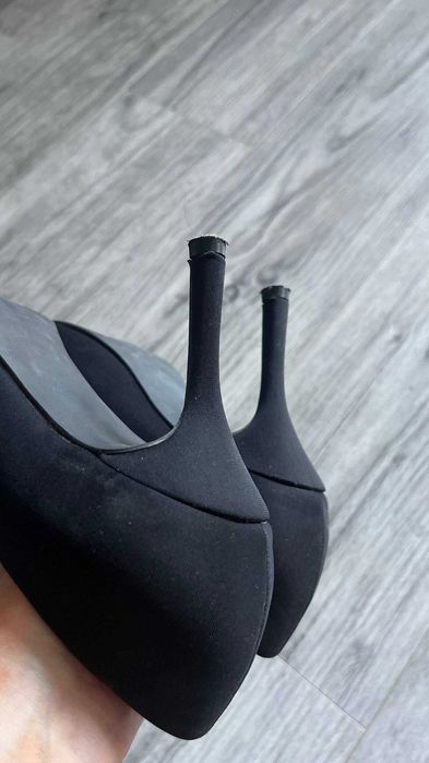 Buty damskie na obcasie