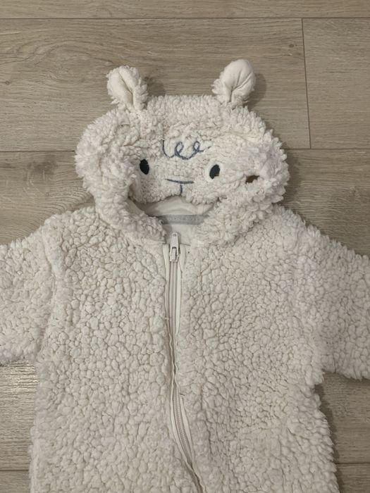 M&S Marks & Spencer kombinezon baranek miś  rozm 0-3 miesiące 62 cm hm