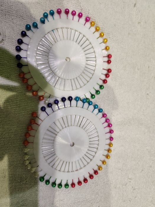 Szpilki,  długie, kolorowe