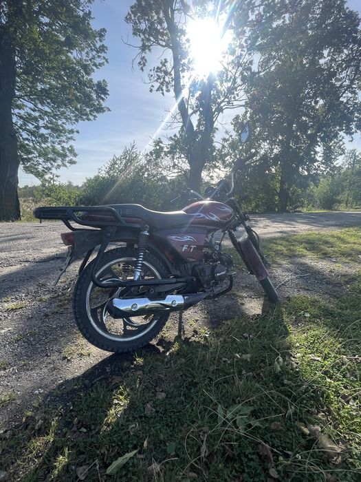 мотоцикл, мустанг фіт 2023 року