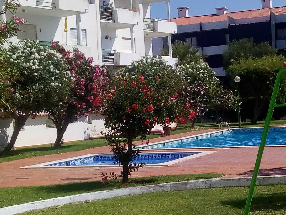 T2 agradável jardim piscina Santa Eulália Albufeira