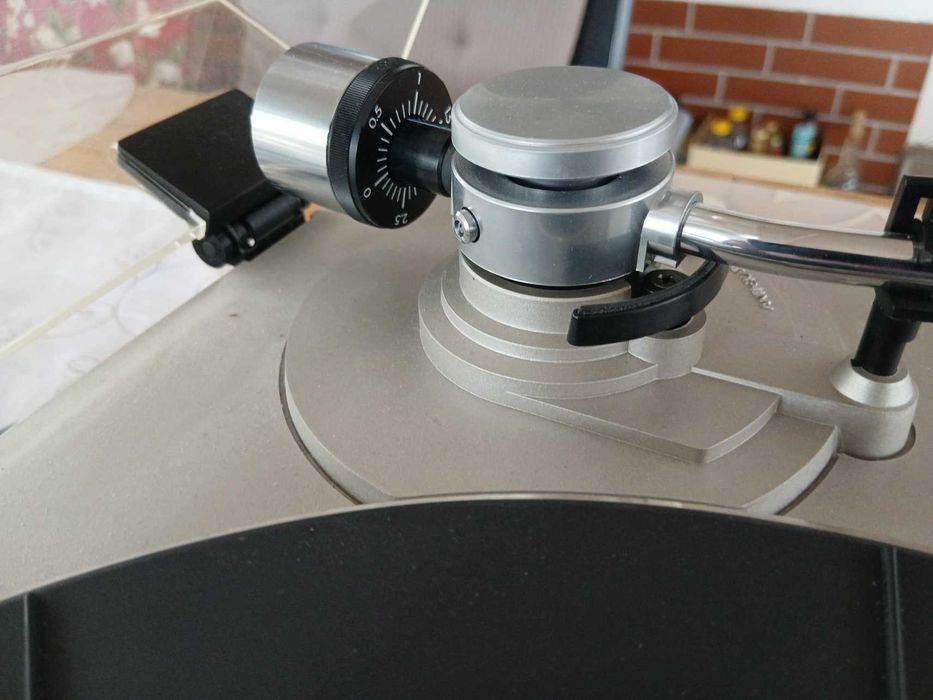 Gramofon JVC model L-A11