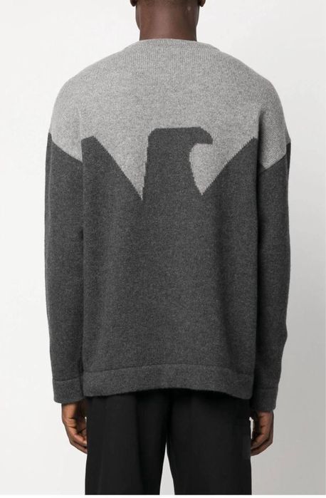 Nowy modny sweter