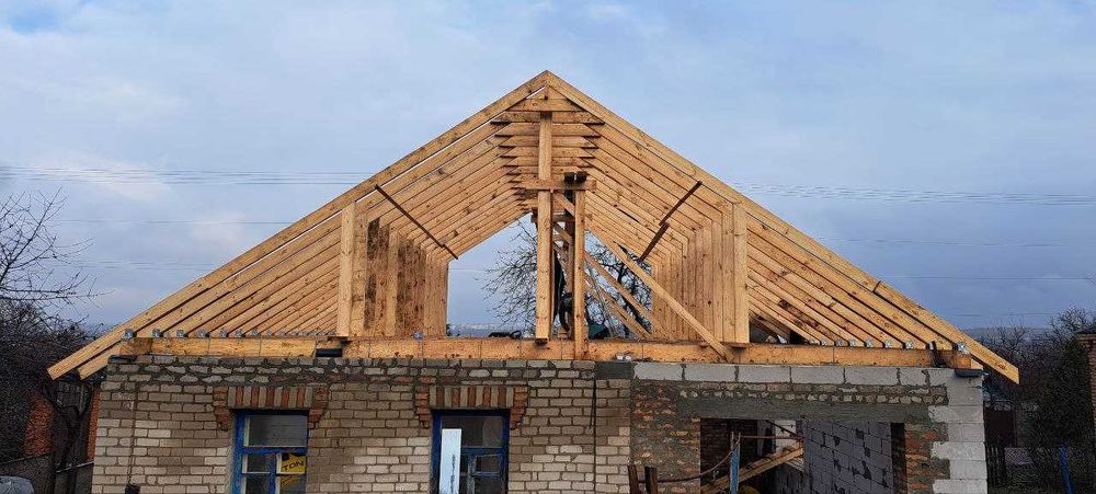 Заміна покрівлі даху (криші). Мансардні приміщення. Монтаж фасадів.