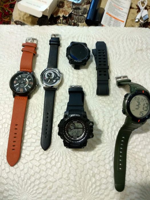 Часы наручные,рабочие.