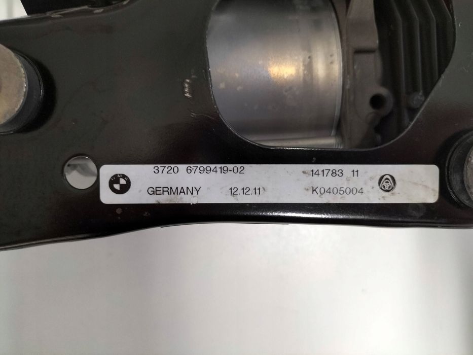kompresor pompa sprężarka zawieszenia bmw x5 e70 x6 e71 6799419