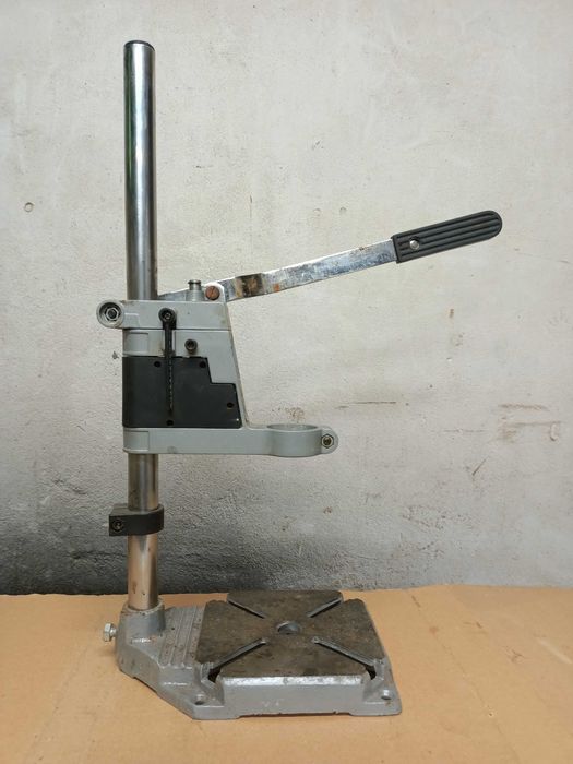 Стійка для свердління дрилем