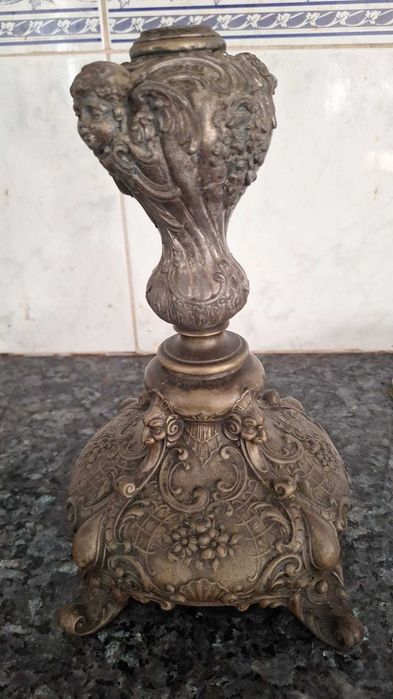 Base de Candeeiro Antiga em Bronze Trabalhado (Querubins) - 35cm