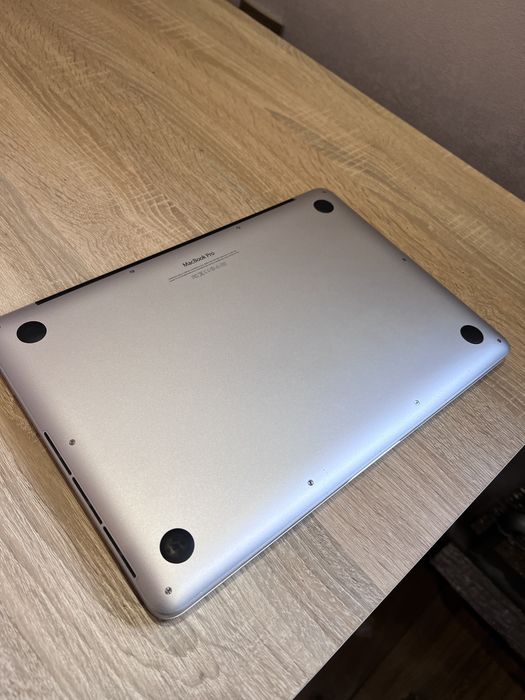 Продам Macbook pro 2013