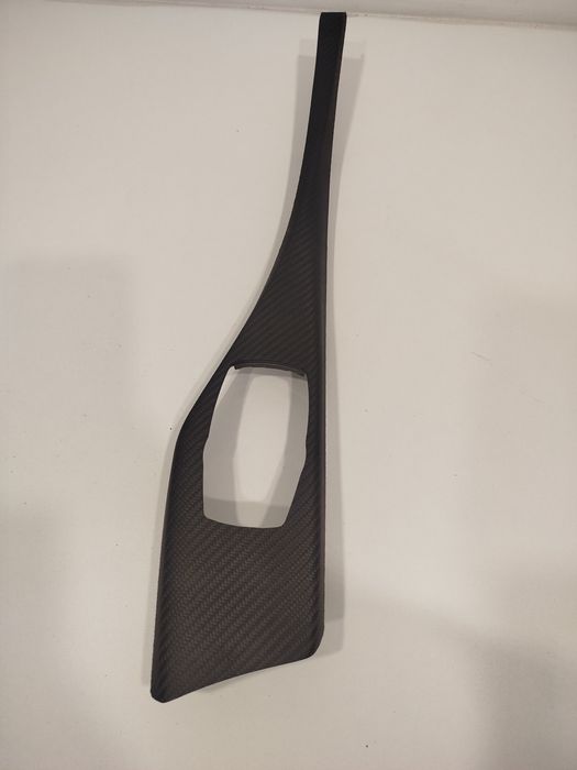Moldura consola central carbono BMW M2 (F22/F87)