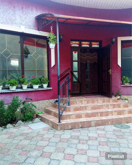 Продається гарний,  затишний будинок  у смт.Батьово