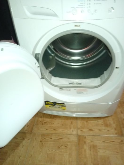 Máquina de secar zanussi