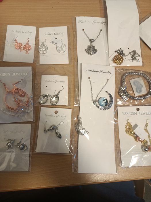 Бижутерия , украшения, сережки, біжутерія