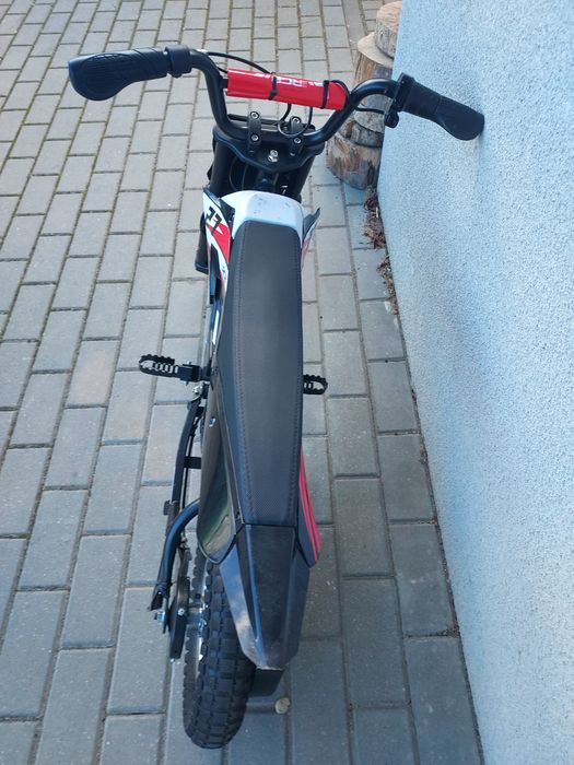 Motorek rcb r9x.