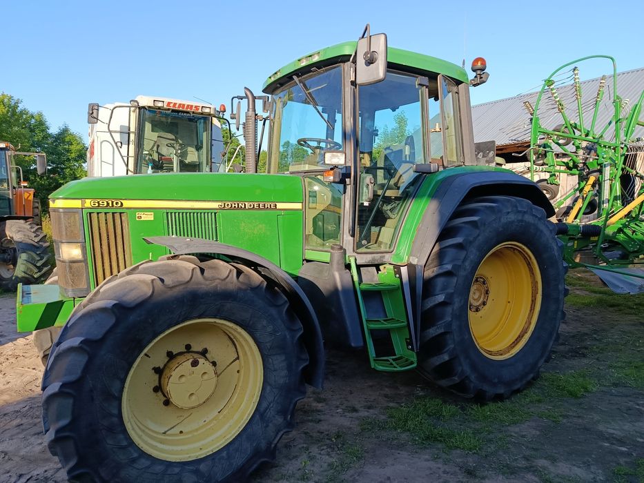 John Deere 6910 John Deere 6910