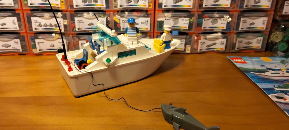 Lego Town 4011 Cabin Cruiser