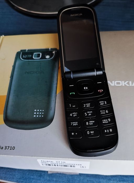 Оригінальний NOKIA 3710f
