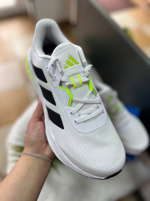 Кросівки Adidas розмір 44