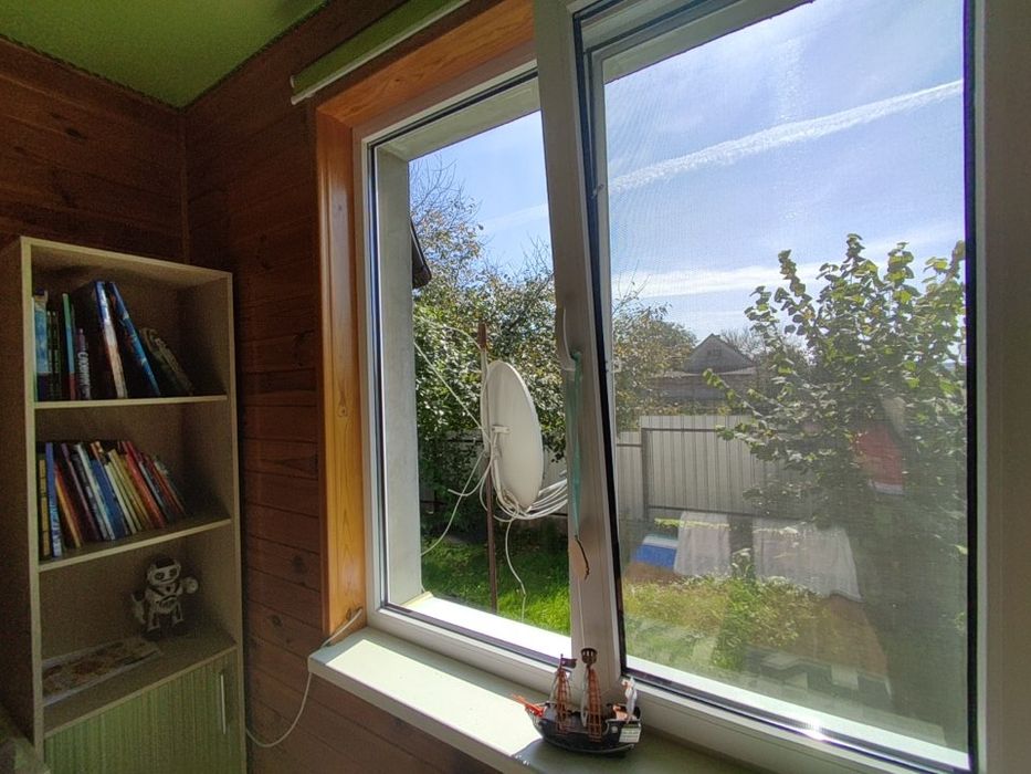 Будинок з ремонтом та меблями(є ще літній будиночок),40 сотих землі