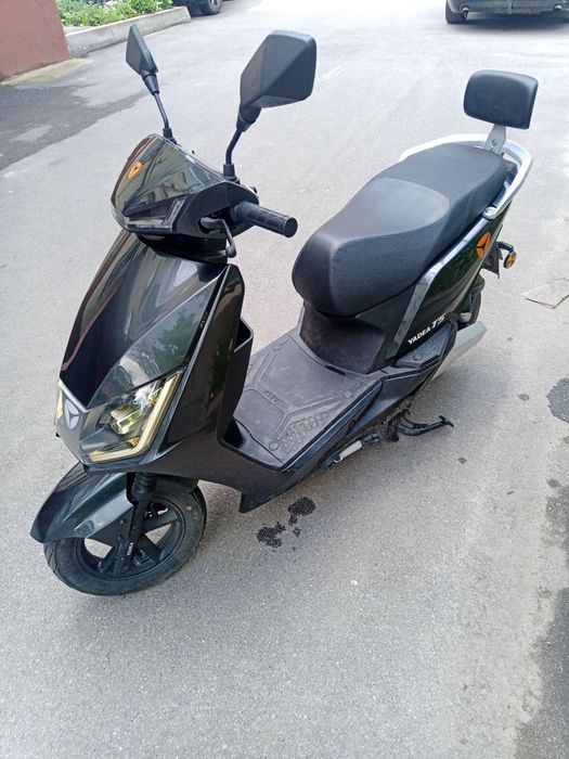Продам єлектро скутер Yadea T5