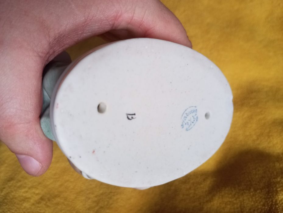 Статуэтка фарфоровая Ану-ка отними  девочка СССР