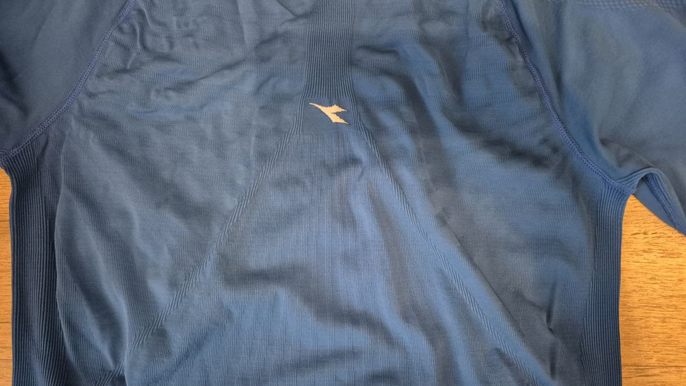 Diadora bluzka termoaktywna XXL 
Normalne ślady użytkowania I prania